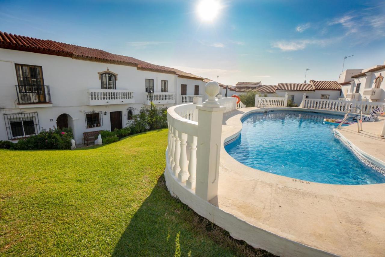 Hacienda 19 Menyber Apartment Nerja Exterior photo