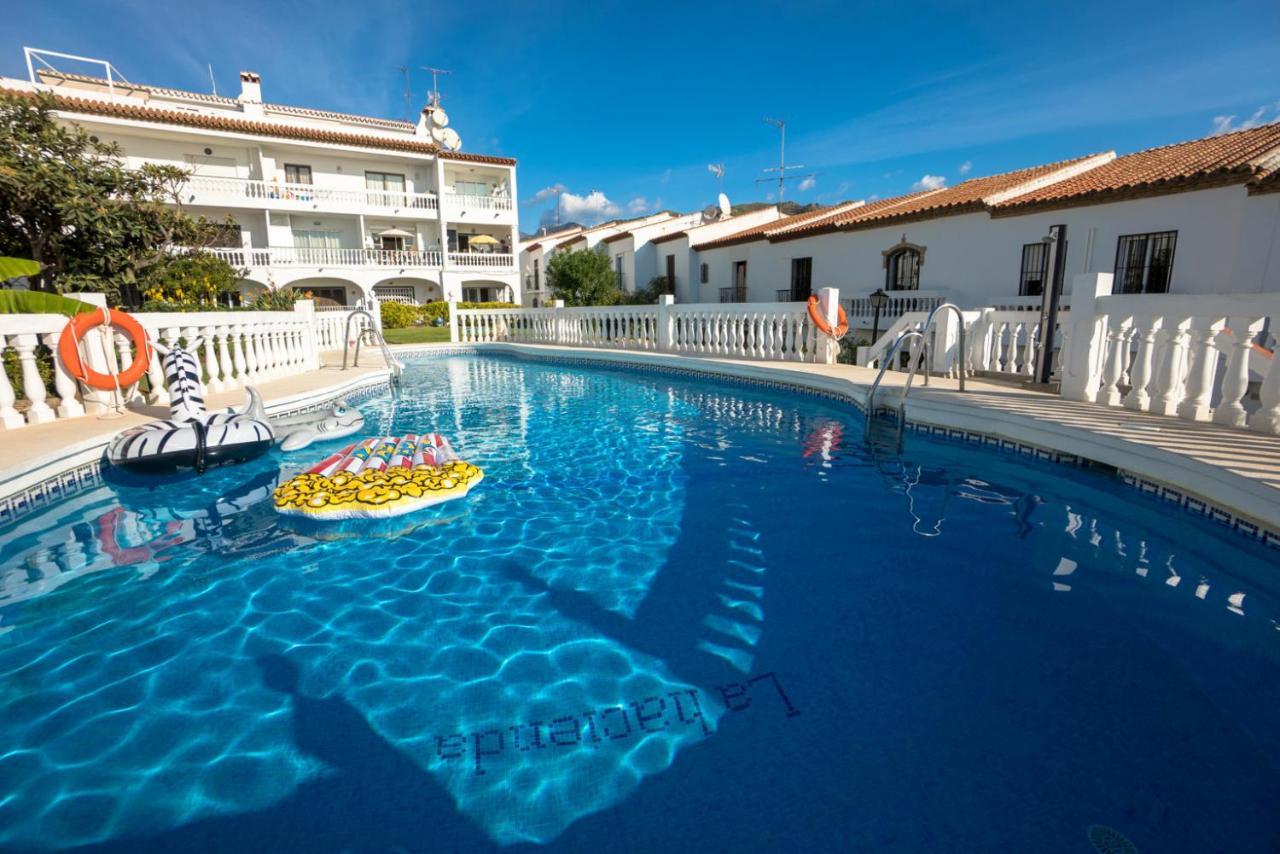 Hacienda 19 Menyber Apartment Nerja Exterior photo